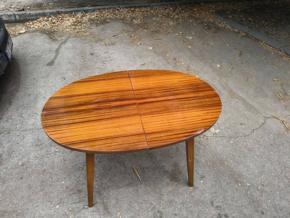 Трапезна маса - Разтегателна