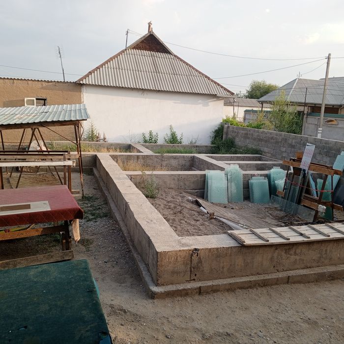 12 soʼtikli hovli uy