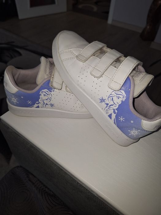 Адидас маратонки 33 номер