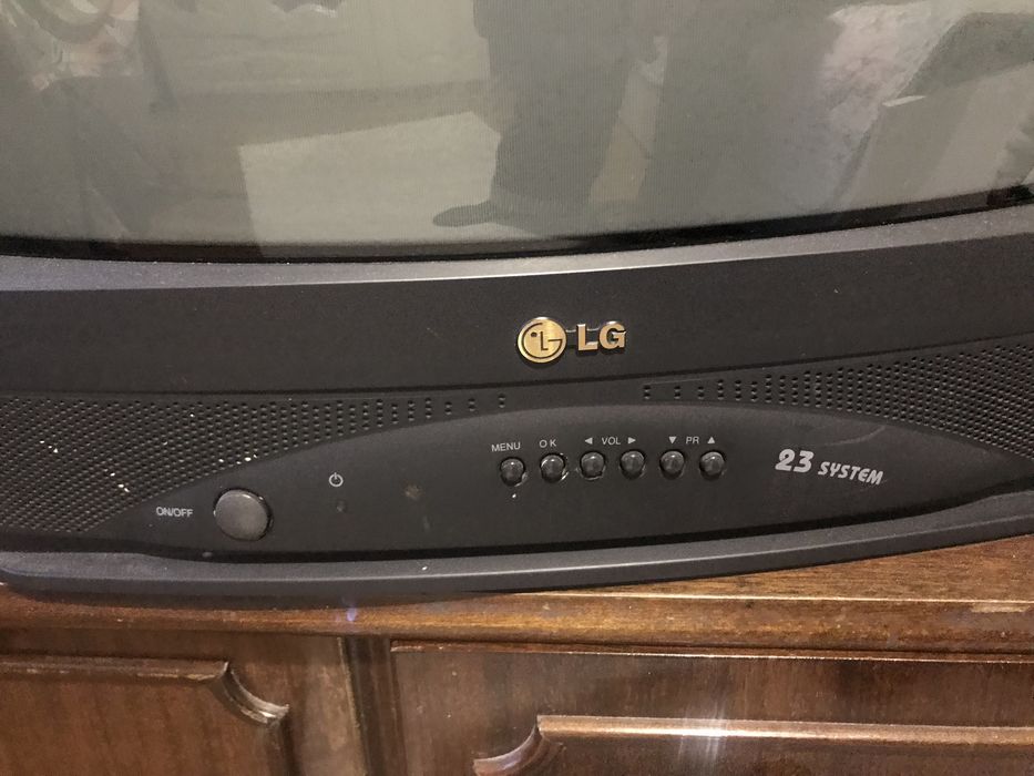 Цветной телевизор LG