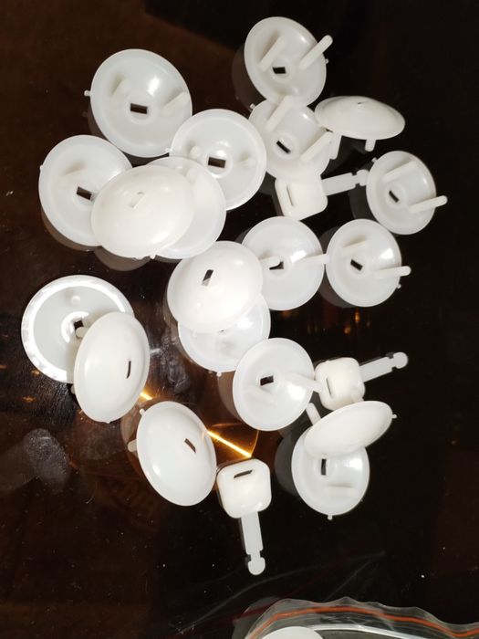 Затычки для розеток