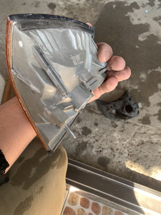 Продам поворотники на BMV