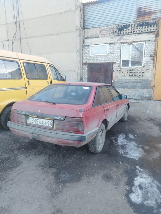 Продам Мазду.  1987 г. 2 объем