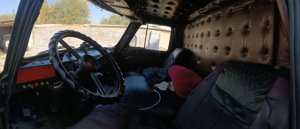 Uvazik sotiladi 
Uvazik sotiladi 
Yili 1980 xolati zoʻr 
Yoqilgʻi;