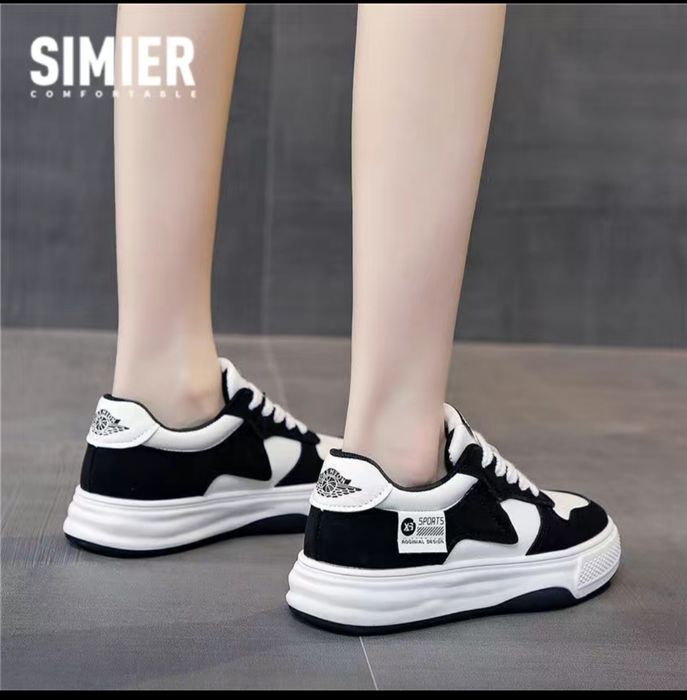 Кроссовки для девочки