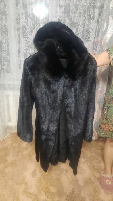 Продам норковую шубу.