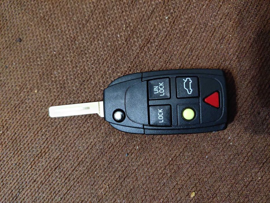 Авто ключове БМВ Мерцедес Фолцваген Пежо Волво Хонда универсалени