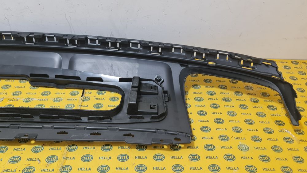 Spoiler bara spate NOU Audi Q7 4M S line SQ7 4M0807521B