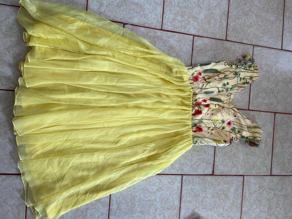 Vând rochie de dama