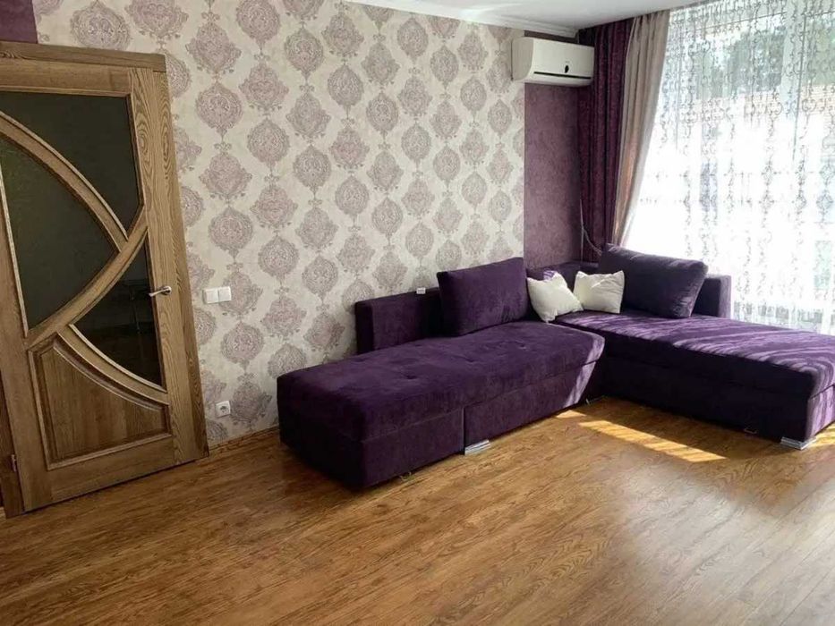 Дава се под наем Двустаен апартамент в София, Център - 65 кв.м за 408 € - Снимка #1