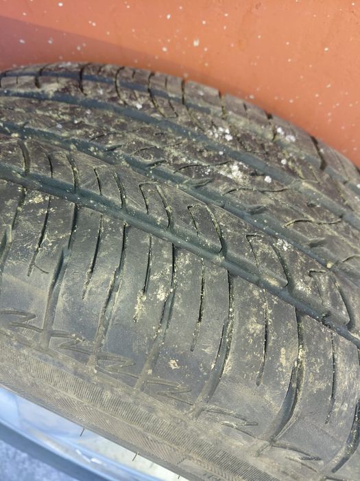 Продам летнюю резину с дисками