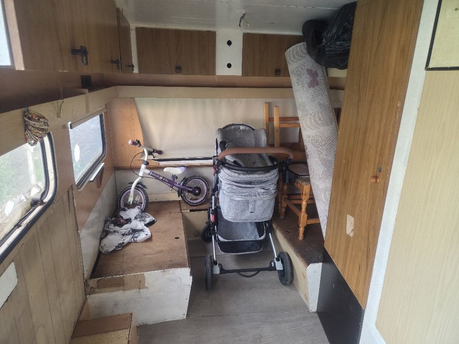 Каравана без документи