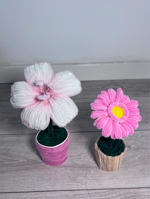 Flori si aranjamente din sârmă plușată