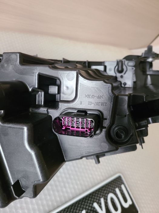 Фар десен Skoda Enyaq Перфектен