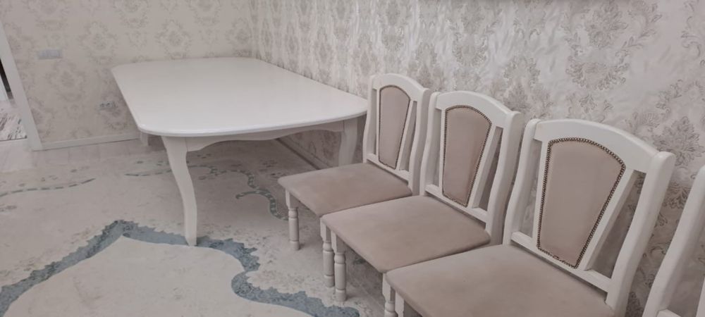 Продается стол со стульями
