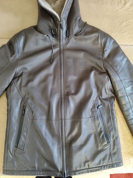 Продам натуральную дублёнку с капюшоном