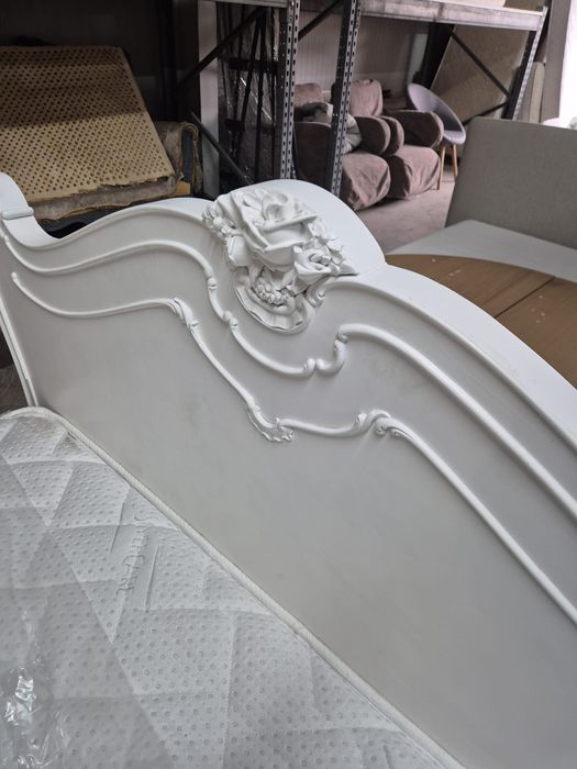 Винтидж реставрирано легло