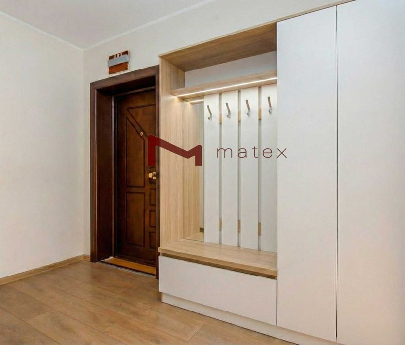 Тристаен Тухлен До Училище Васил Друмев - Траян Кателиев