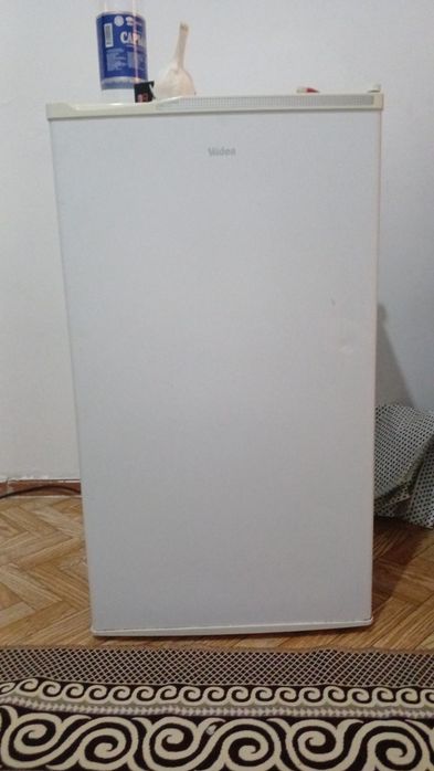 Мини холодиник 30000.