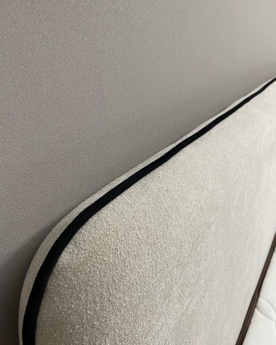 Мягкая двухспальная кровать