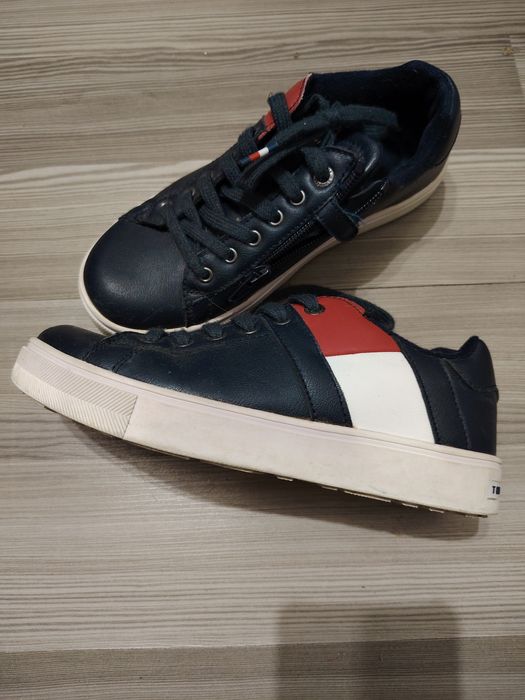 Adidași măsură 34 băieți purtat o data