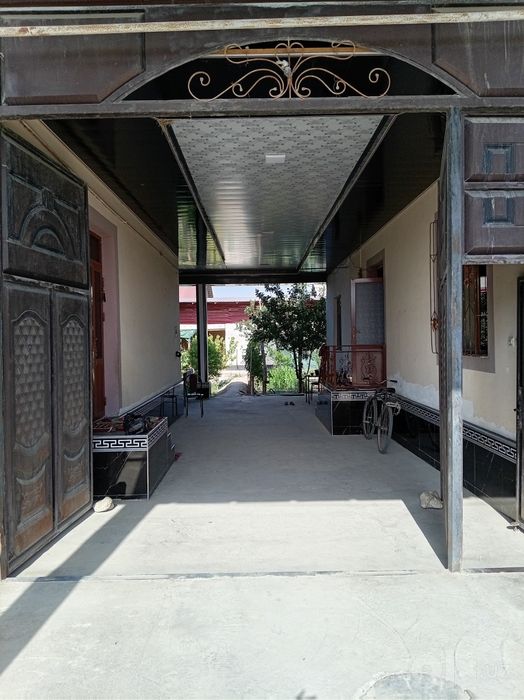6 so'tiqli hovli