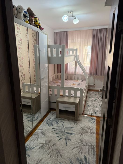 Vand / schimb Apartament 2 camere decomandat 9 mai