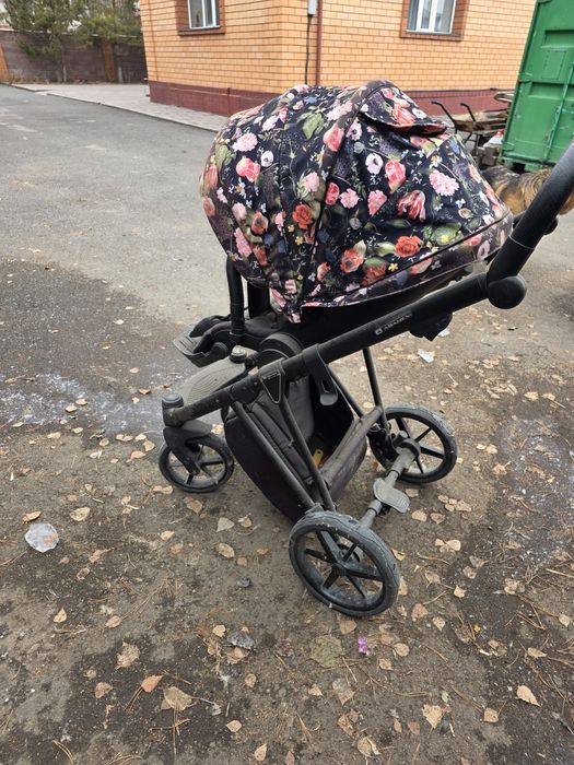 Продам польскую коляску Аdamex