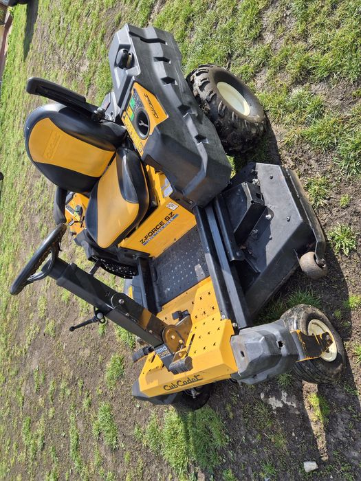 Tractor De Tuns Iarba Gazonul Profesional Cub Cadet Turn Zero