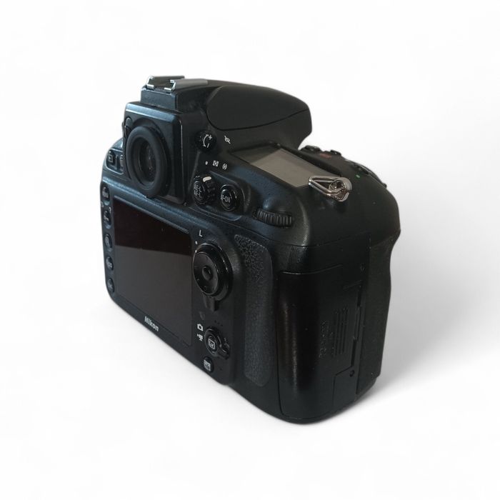 Camera Nikon D800 cu 35 K cadre + Grip