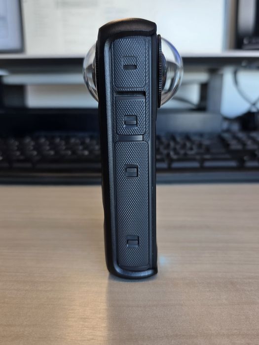Vand insta 360 x4 Original 2 baterii