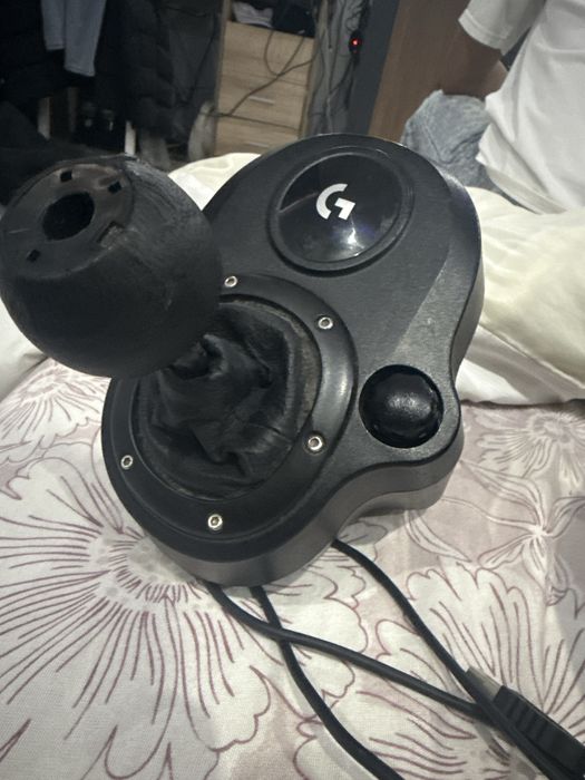 Ligitech g920 Волан, Педали и Скоростен лост