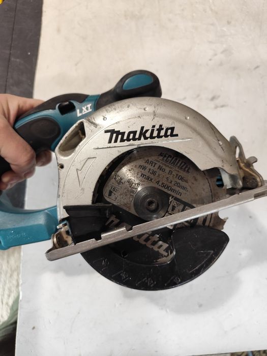 Акумулаторен ръчен циркуляр Макита Makita DSS501