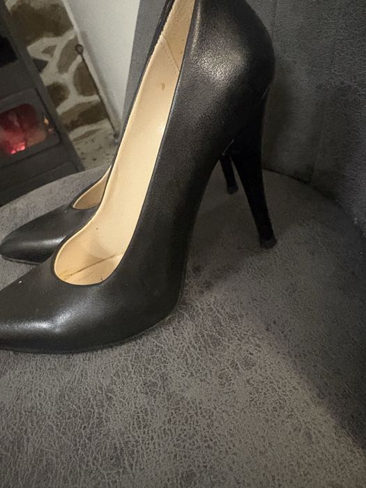 Дамски обувки на ток 37 н