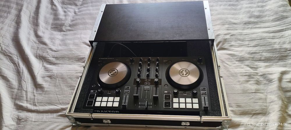 Traktor Kontrol S2 DJ контролер + куфар