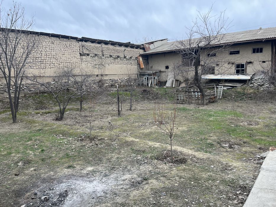 Yir uchaskasi sotiladi