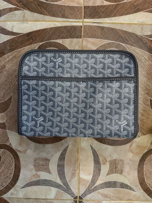 Несесер на Goyard