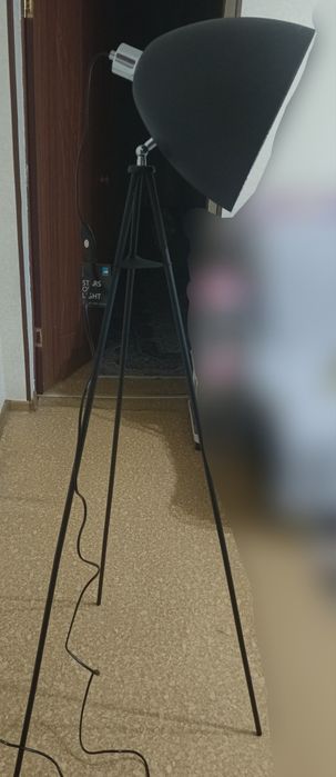 Современный торшер