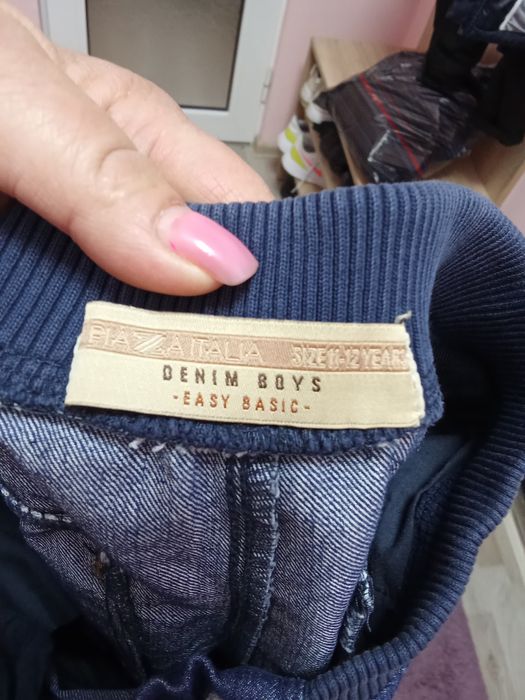 Къси панталони и тениска