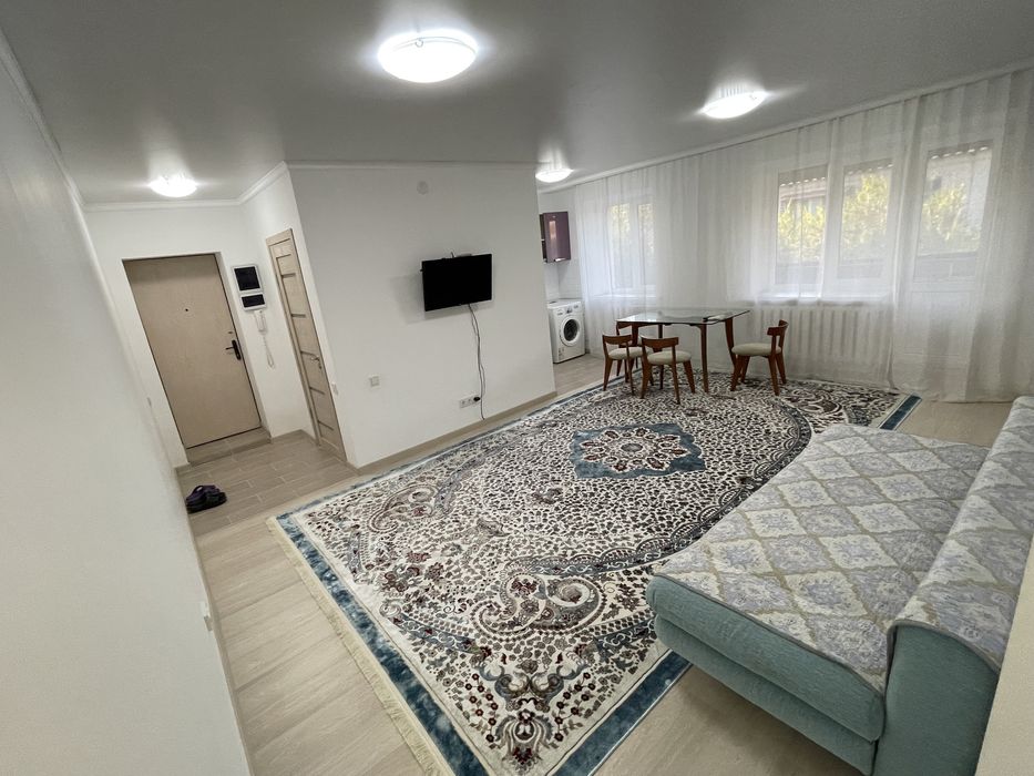 3 ком в центре по Азаттык