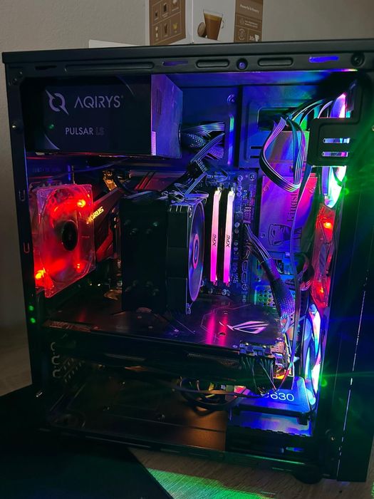 Vand Calculator/PC de gaming, r5 2600 Vega 64 8GB+