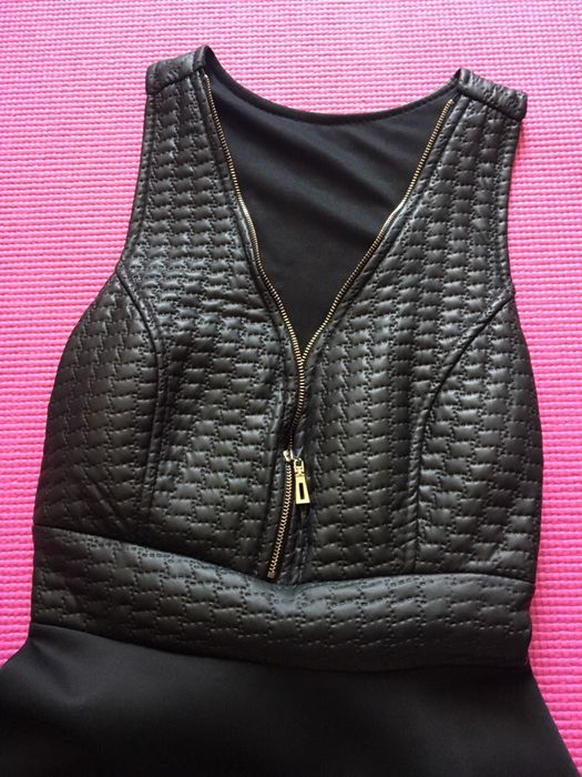 Малка черна рокля