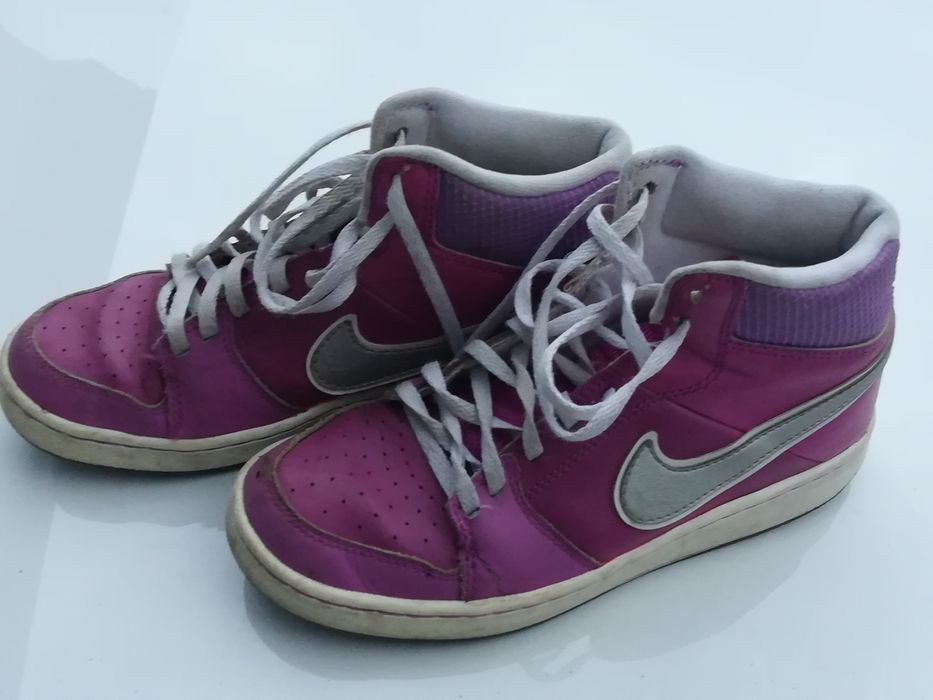 Ghete fete. În stare bună. Folosite puțin.