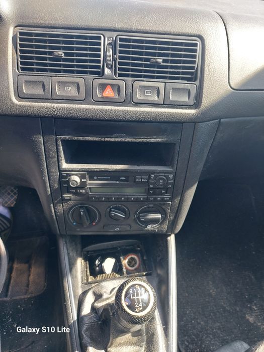 Vând VW Golf 4 1.6 16V  2001