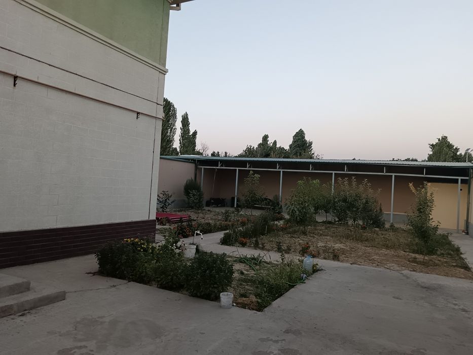 Чирчик шахар 2мкр Катеж 2022 курилган сотилади 4сотк тел