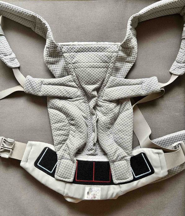 Ergobaby omni breeze ергономична раница