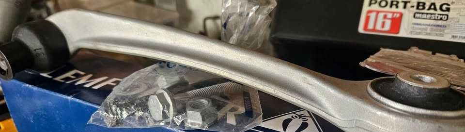 Комплект нови горни десни носачи Lemforder A4 8ED B7