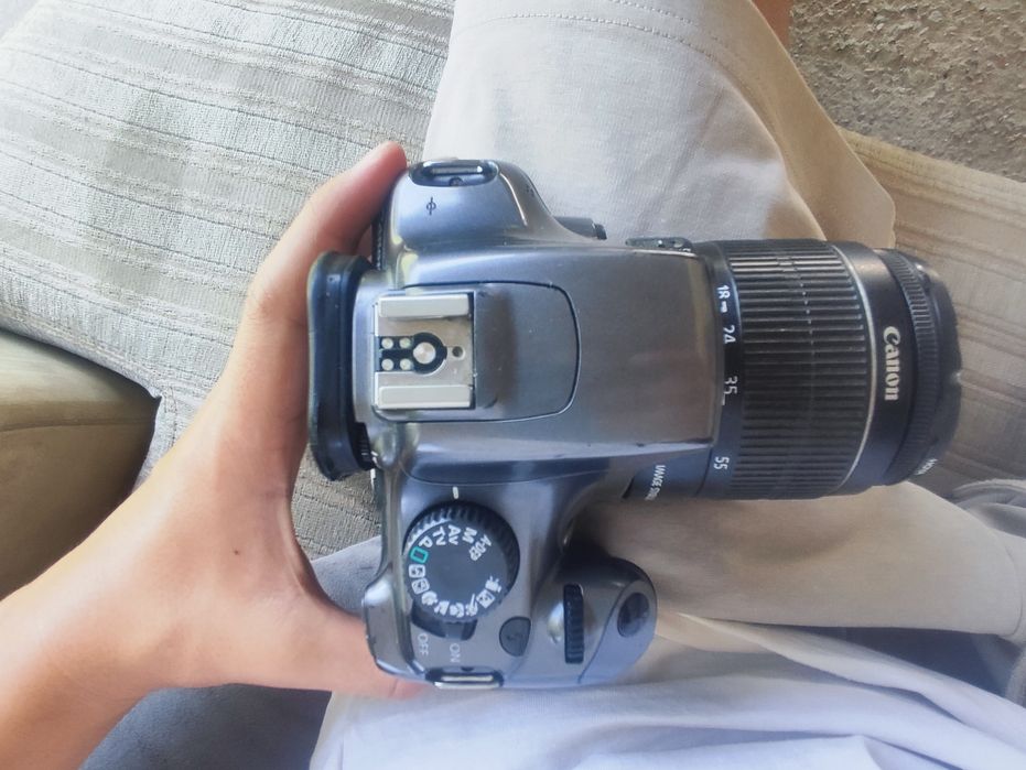 Canon EOS 1100D + объектив + аккумулятор