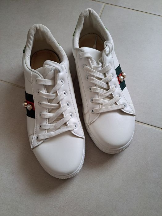 Маратонки Тенденз- бели