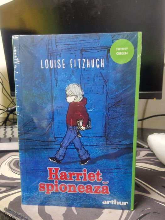 Carte Harriet spioneaza